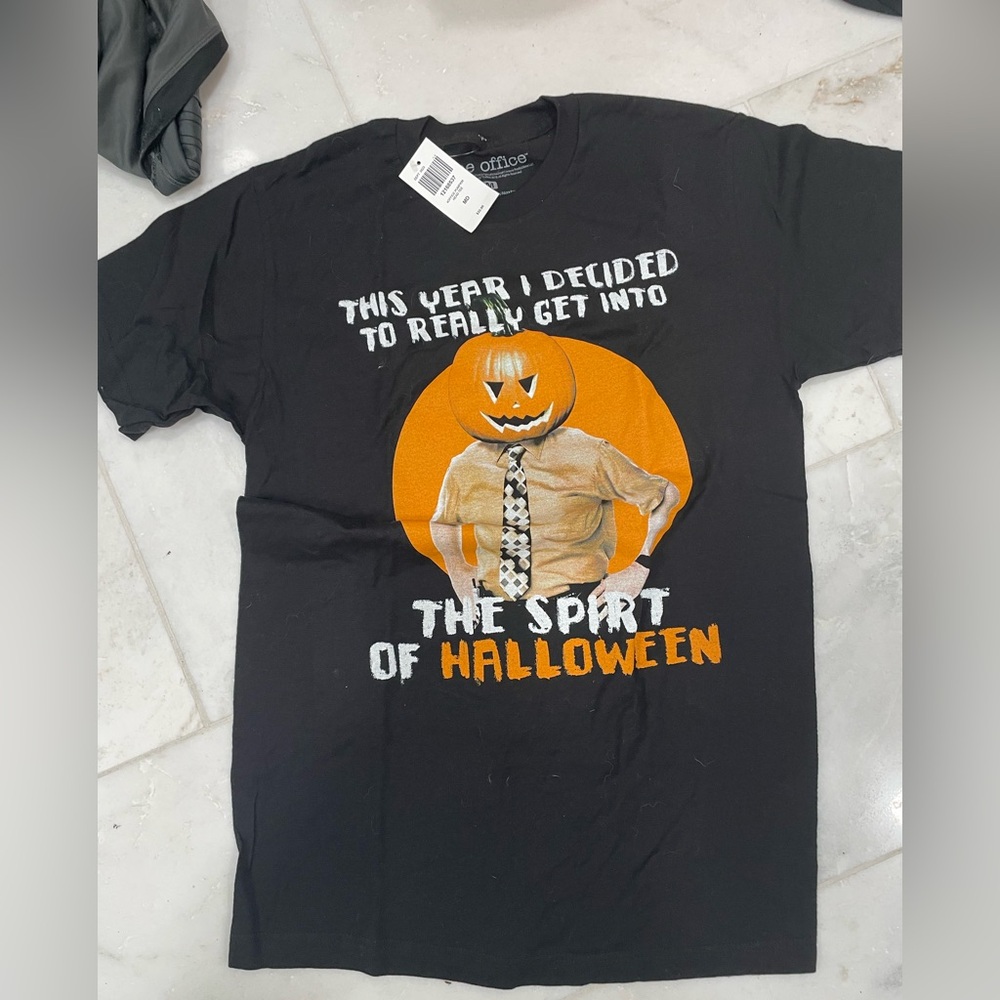 The Office , Dwight Halloween pumpkin shirt, Hot Topic new w tags size medium